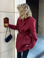Damenblazer aus Wolle mit schmalem Gürtel und spitzen Revers – Ursula