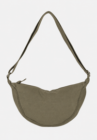 Damen-Umhängetasche aus Nylon in Halbmondform mit verstellbarem Riemen – Apolline