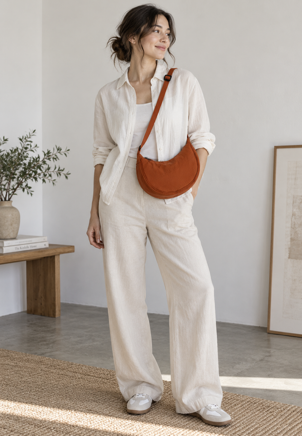 Damen-Umhängetasche aus Nylon in Halbmondform mit verstellbarem Riemen – Nerea