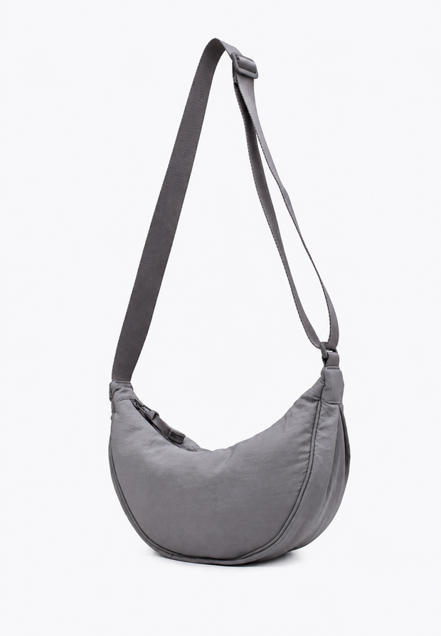 Nylon-Umhängetasche für Damen in Halbmondform mit verstellbarem Riemen – Camille