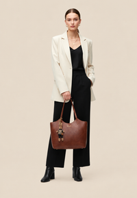 Sac cabas femme en cuir végétal avec pendentif