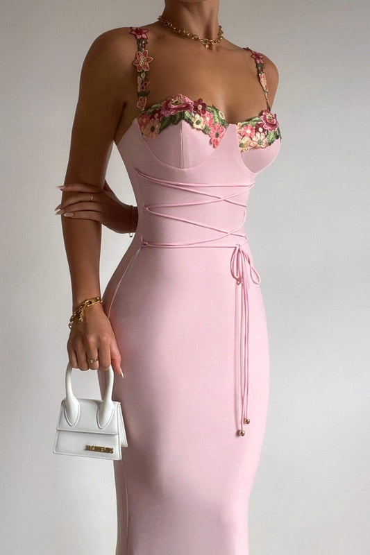 Brenda - Robe midi avec broderie florale et dentelles