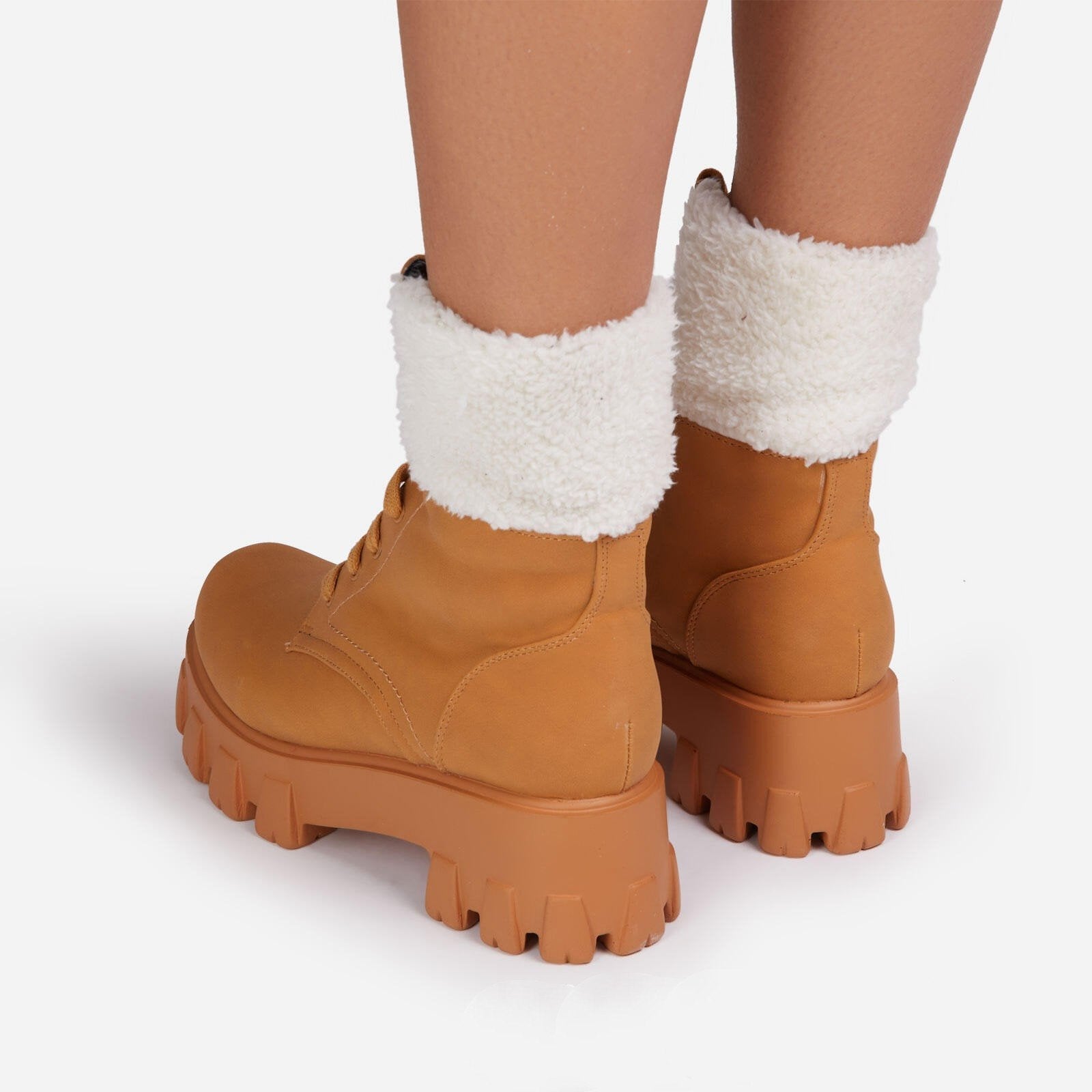 Winterstiefel für Damen mit Plüschoberfläche - Yllena