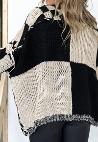 Gestrickte Damen-Strickjacke mit Karo-Muster, langen Ärmeln und offenem Schnitt – Bruna