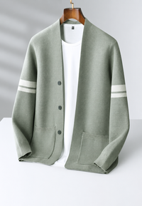 Herren-Strickjacke mit V-Ausschnitt, gestreiften Ärmeln und Knöpfen – Lennart