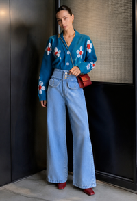 Damen-Strickjacke mit Blumenmuster und V-Ausschnitt – Santera