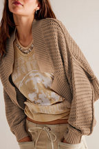 Damen-Strickjacke mit Ajourmuster und weiten Ärmeln – Solveig