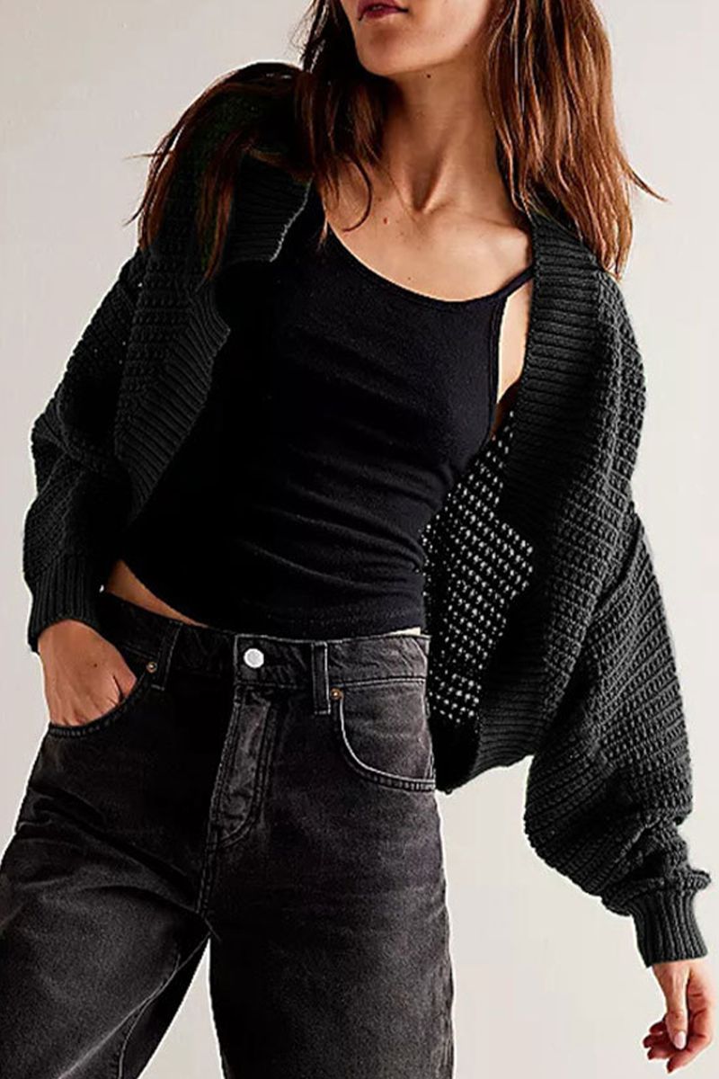 Damen-Strickjacke mit Ajourmuster und weiten Ärmeln – Solveig