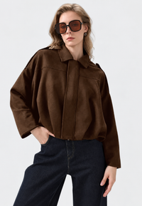Kurze Damenjacke in Wildlederoptik mit Hemdkragen – Azucena