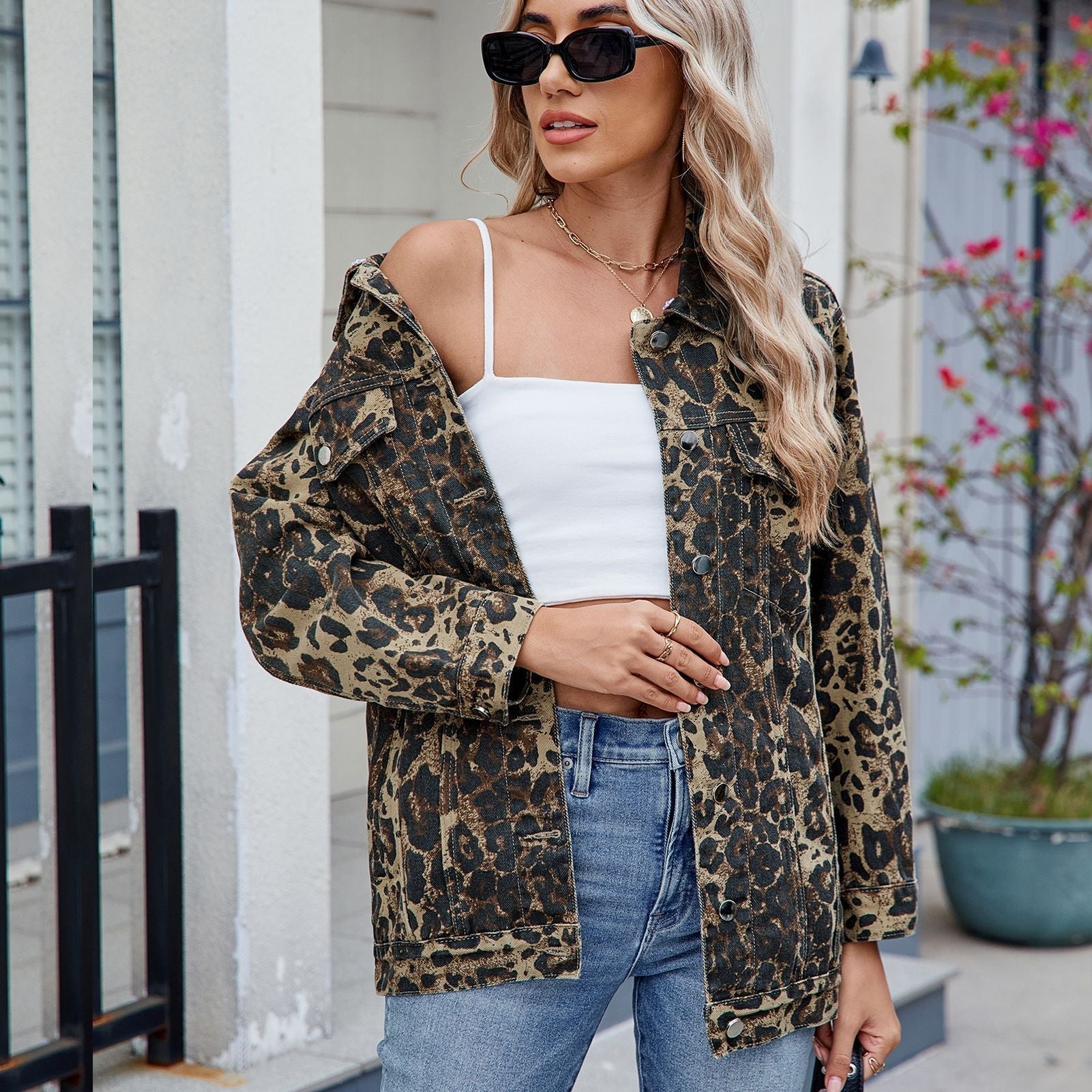 Oversize-Jeansjacke für Damen mit Animal-Print – Calista