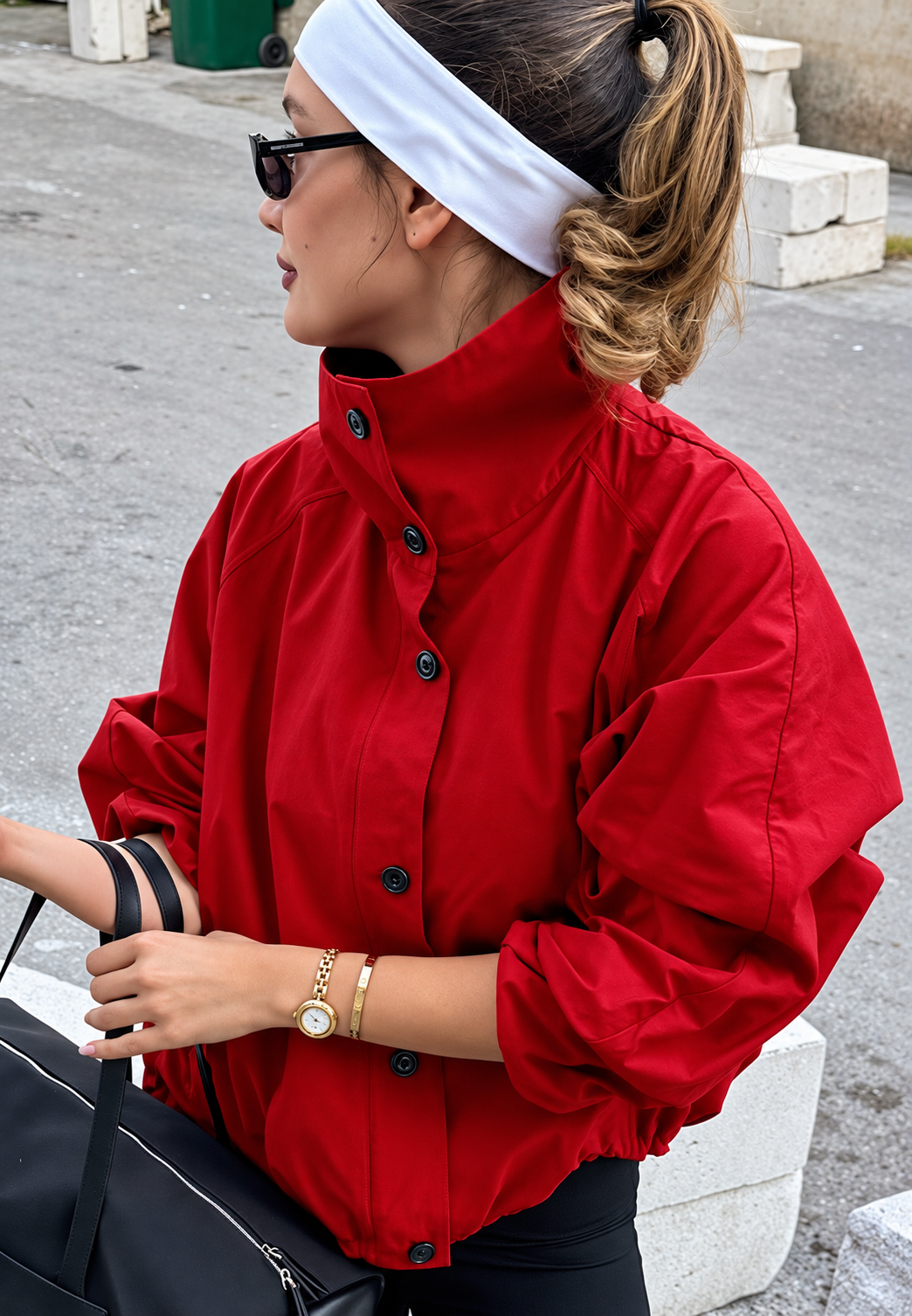 Blouson femme court à col montant, boutons et bas froncé - Calista