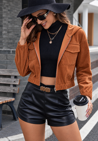 Kurze Cordjacke für Damen mit Kapuze und Pattentaschen – Nalia