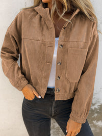 Kurze Damen-Cordjacke mit Hemdkragen und aufgesetzten Taschen – Anouk