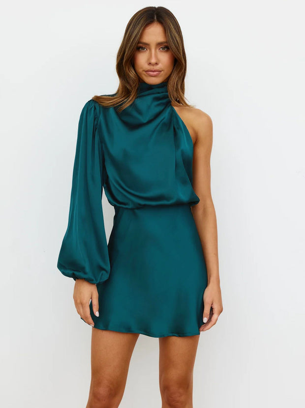 Chiara - Robe élégante en satin à manches longues et à épaules simples