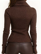 Damen-Strickjacke mit asymmetrischem Reißverschluss und hochgeschlossenem Rippstrickkragen – Eliska