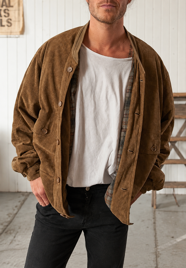 Herrenjacke in Wildlederoptik, lockerer Schnitt, mit Taschen – Mikkel