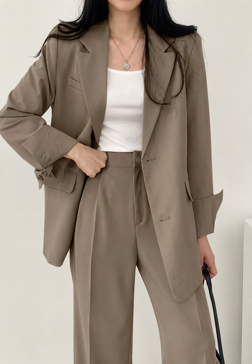 Zweiteiliges Damen-Set aus Blazer und gerader Hose – Athena