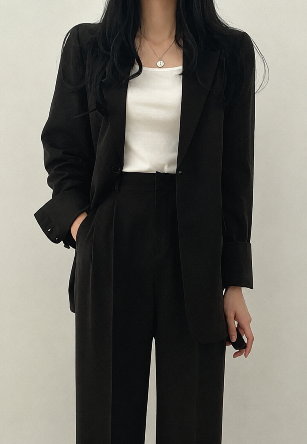 Zweiteiliges Damen-Set aus Blazer und gerader Hose – Athena