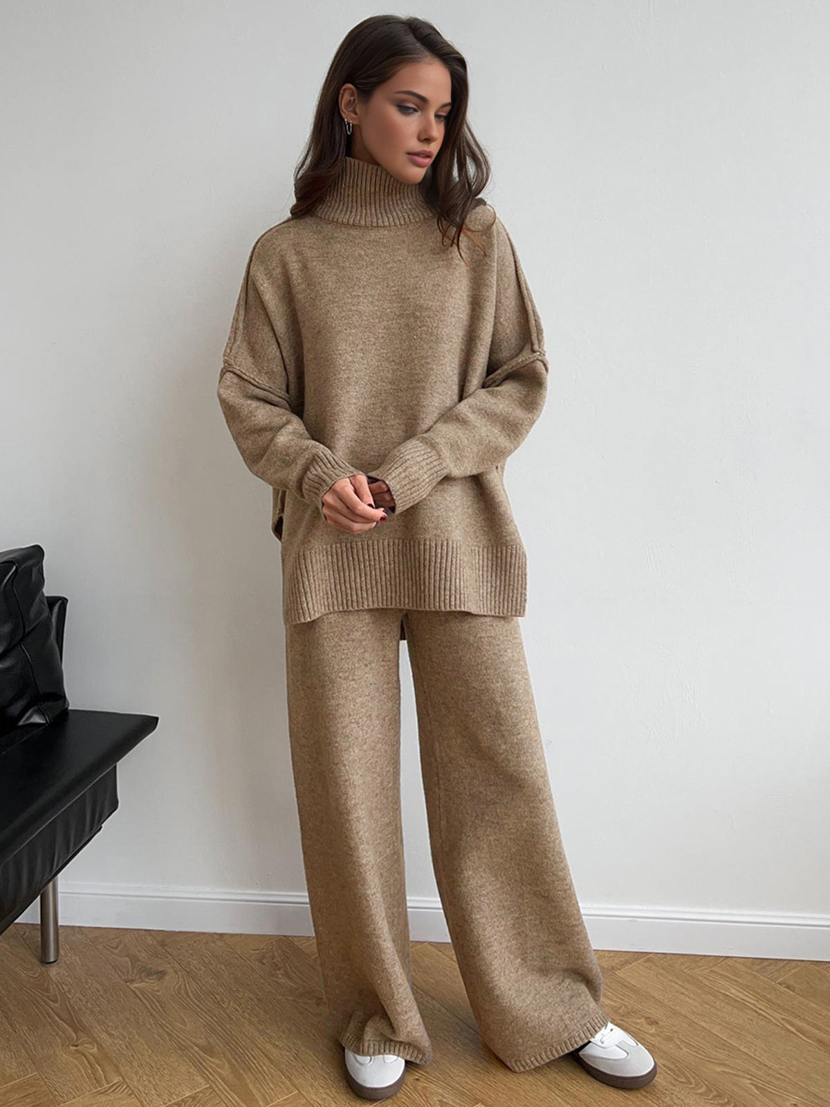 Strick-Set für Damen mit Rollkragenpullover und weit geschnittener Hose – Elske