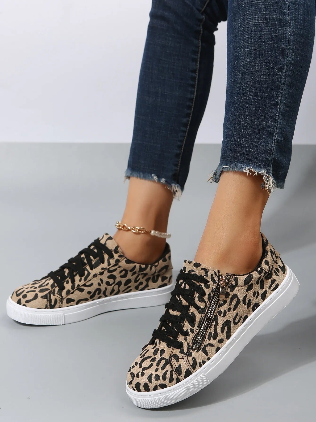 Lässige Damen-Turnschuhe mit Tiermotiv und seitlichem Reißverschluss - Camila