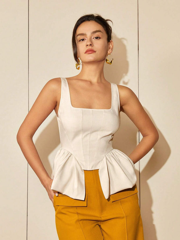 Jessy - Top chic à col carré et ourlet asymétrique