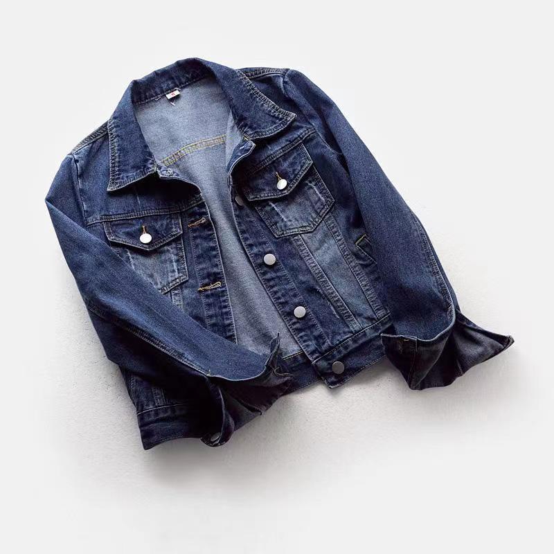 Kurze, taillierte Damen-Jeansjacke - Adelheid