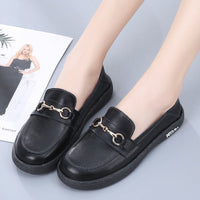 Mocassins plats pour femmes, détails métalliques blancs - Melora