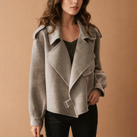 Kurze Damenjacke mit breitem Revers - Bryndis