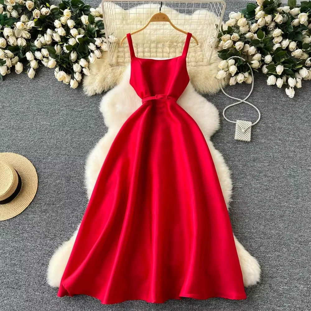 Langes ärmelloses rotes Vintage-Kleid im französischen Stil - Liora