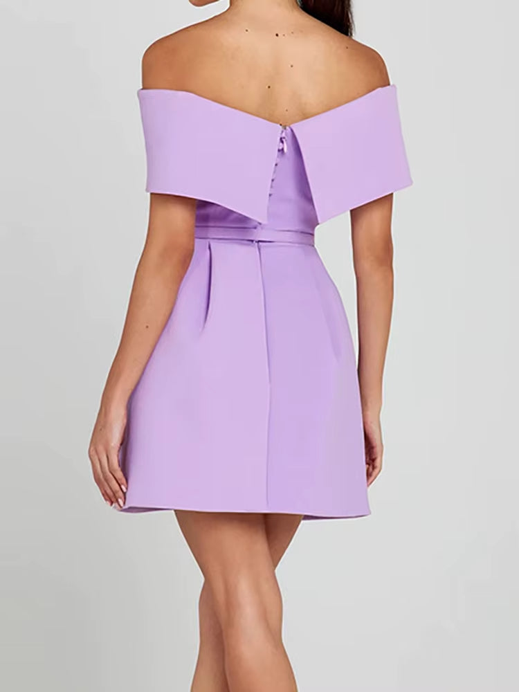 Kurzes Damenkleid mit plissiertem Bardot-Ausschnitt fliederfarben elegant - Liora