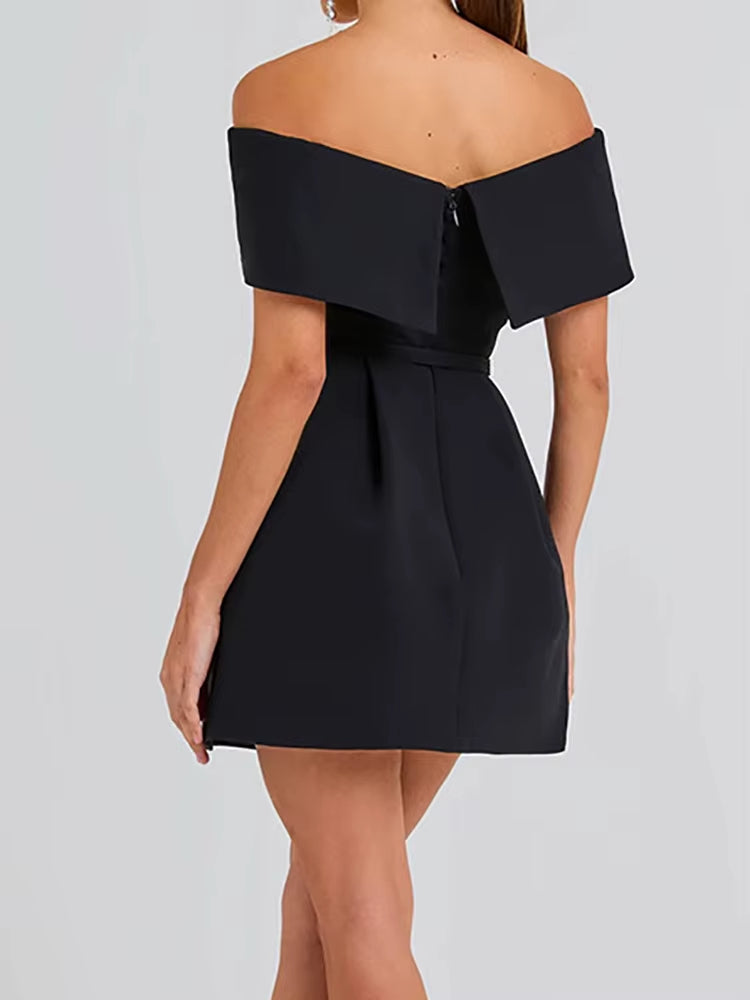 Kurzes Damenkleid mit plissiertem Bardot-Ausschnitt fliederfarben elegant - Liora