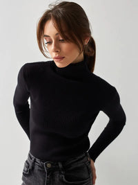 Pull femme col roulé en maille côtelée ajustée - Nélida