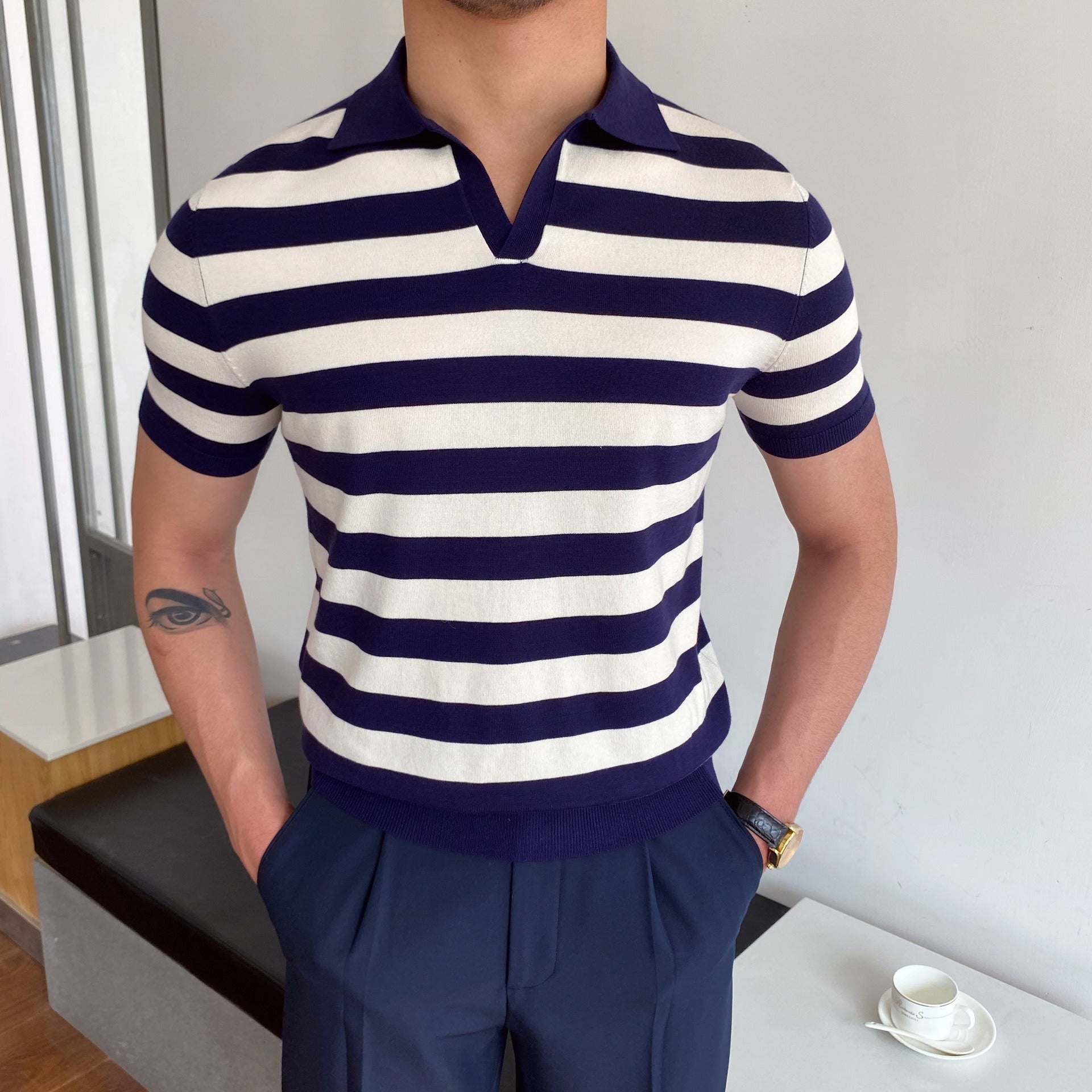 Breit gestreiftes Herren-T-Shirt im Polo-Stil - Adrian