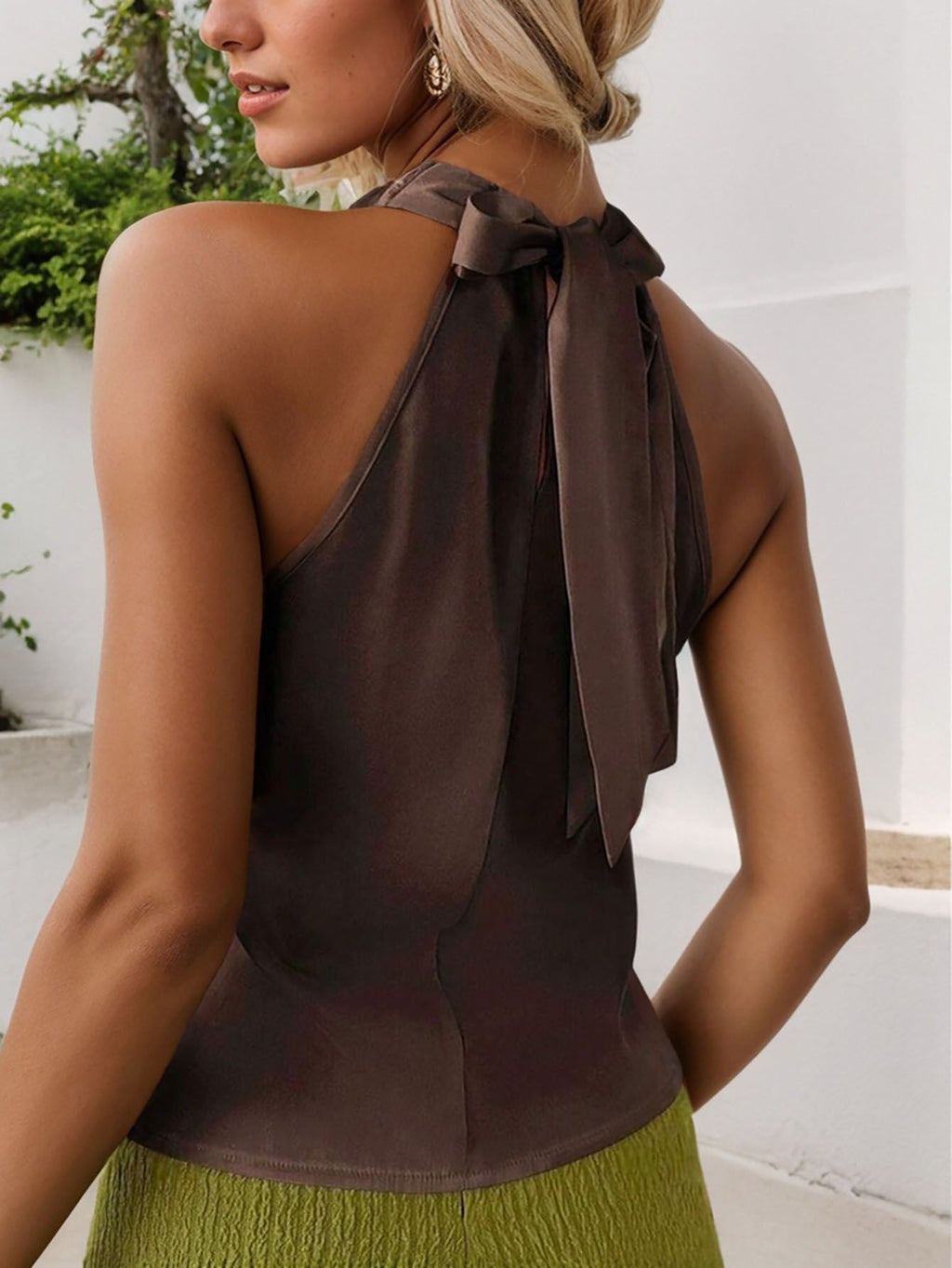 Damen ärmellose Bluse Satin drapiert Halsausschnitt braun - Loren