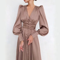 Jena - Robe minceur à la taille avec manches lanternes