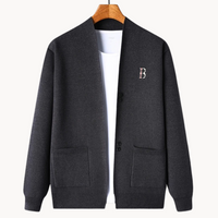 Gerade geschnittene Herrenstrickjacke mit breitem Kragen - Einar