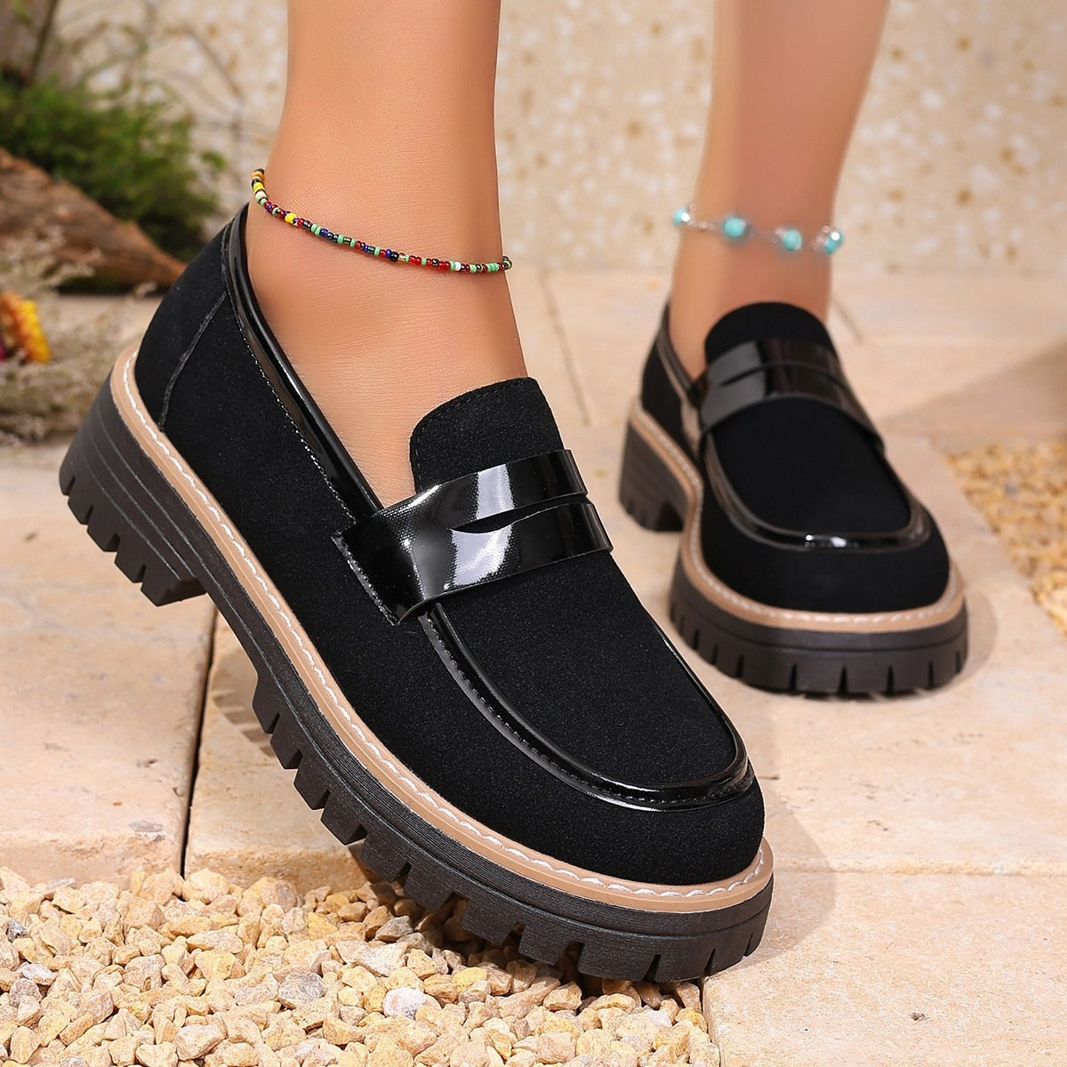 Matte Damen-Slipper mit klobigem Plateau - Rebeca
