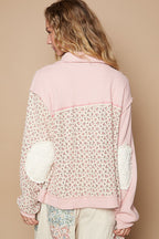 Armelle - Steppjacke mit Knöpfen, freiliegenden Nähten und Blumenmuster