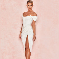 Jasmine - Robe midi de cocktail drapée à épaules dénudées en satin brillant
