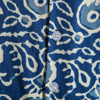 Chemise élégante à manches courtes pour hommes en coton bleu avec impression vintage