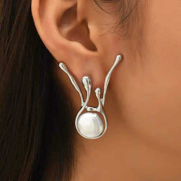 Boucles d'oreilles argentées irrégulières avec grosse perle - Freya