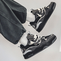 Sportschuhe mit dicken Sohlen - Rextor