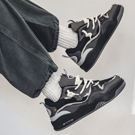 Sportschuhe mit dicken Sohlen - Rextor