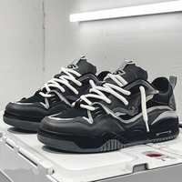 Sportschuhe mit dicken Sohlen - Rextor
