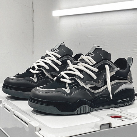 Sportschuhe mit dicken Sohlen - Rextor