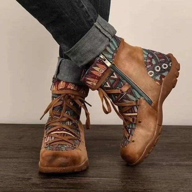 Damenstiefel im Ethno-Stil mit Schnürung und Reißverschluss - Tribal