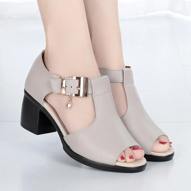 Sandales à talon moyen avec boucle décorative - Elara