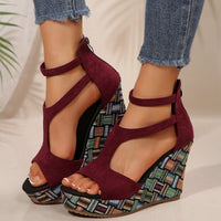 Sandales en daim pour femmes à haut talon compensé et au design enveloppant - Yseult
