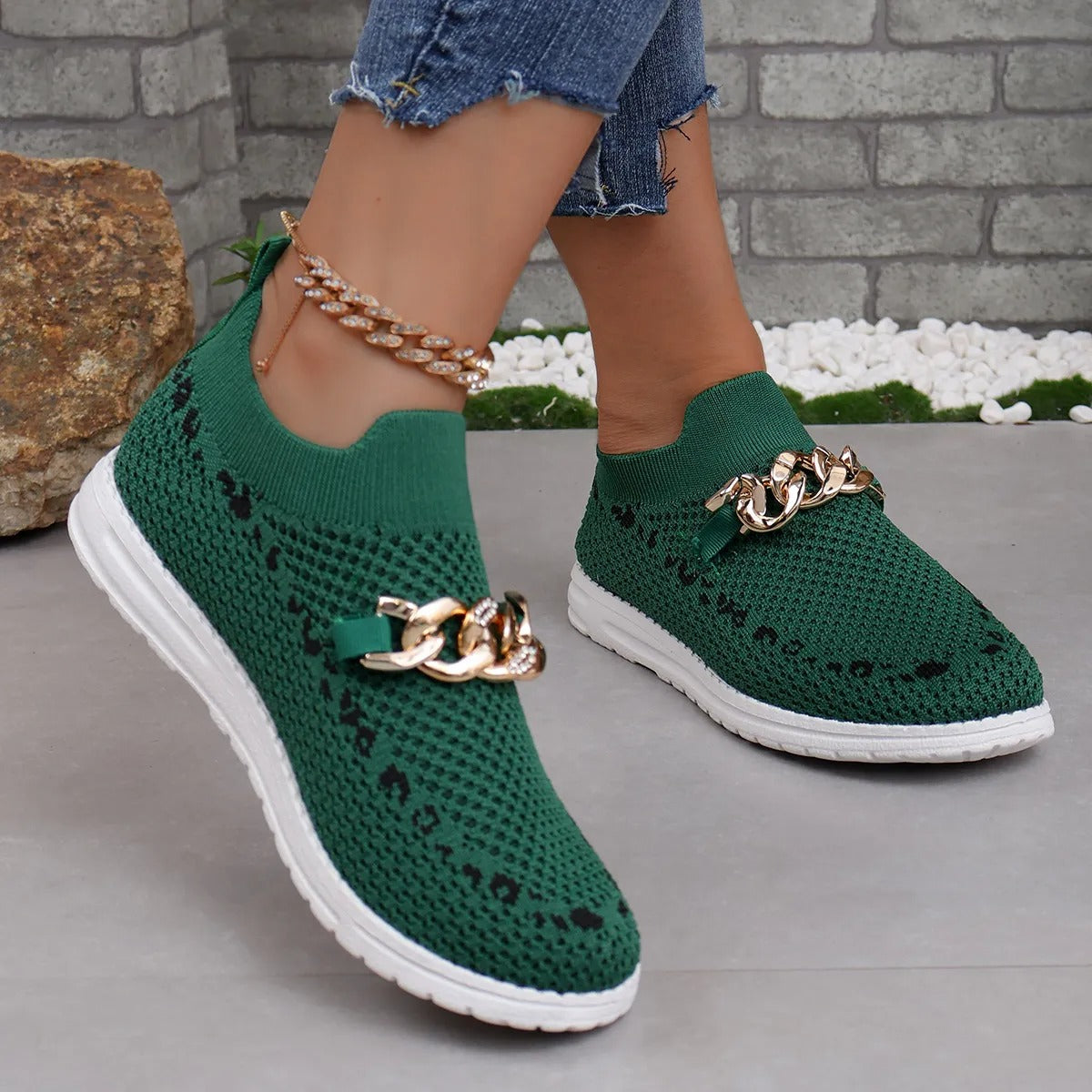 Sportliche Damen-Turnschuhe aus atmungsaktivem Stoff mit Zierkette - Mariela
