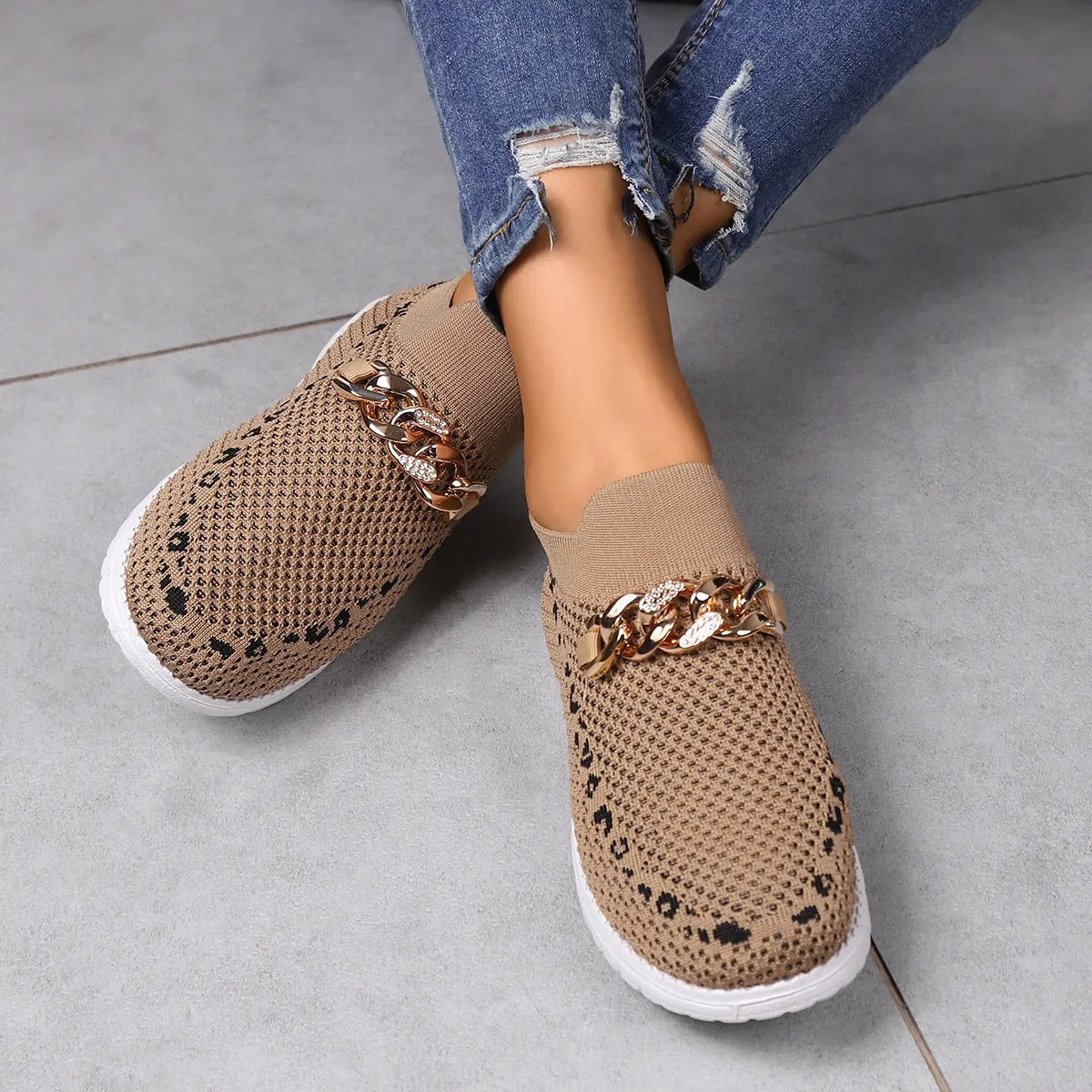 Sportliche Damen-Turnschuhe aus atmungsaktivem Stoff mit Zierkette - Mariela